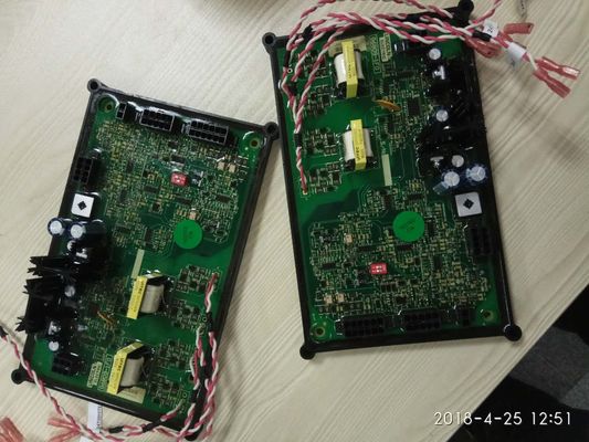 Se trata de una máquina de soldadura de Lincoln, PCB G6809-1